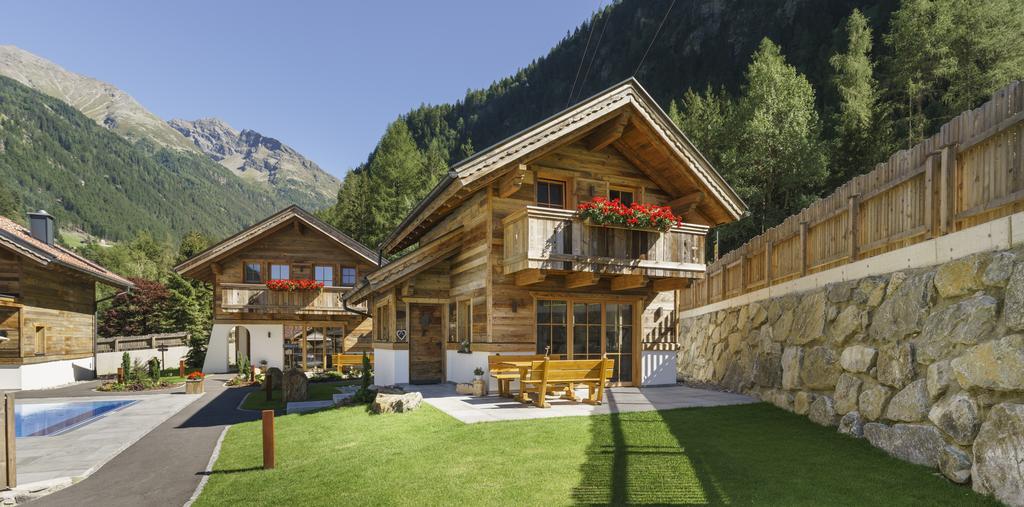 Wellnesshuettendorf Wiese Sankt Leonhard im Pitztal Exterior photo